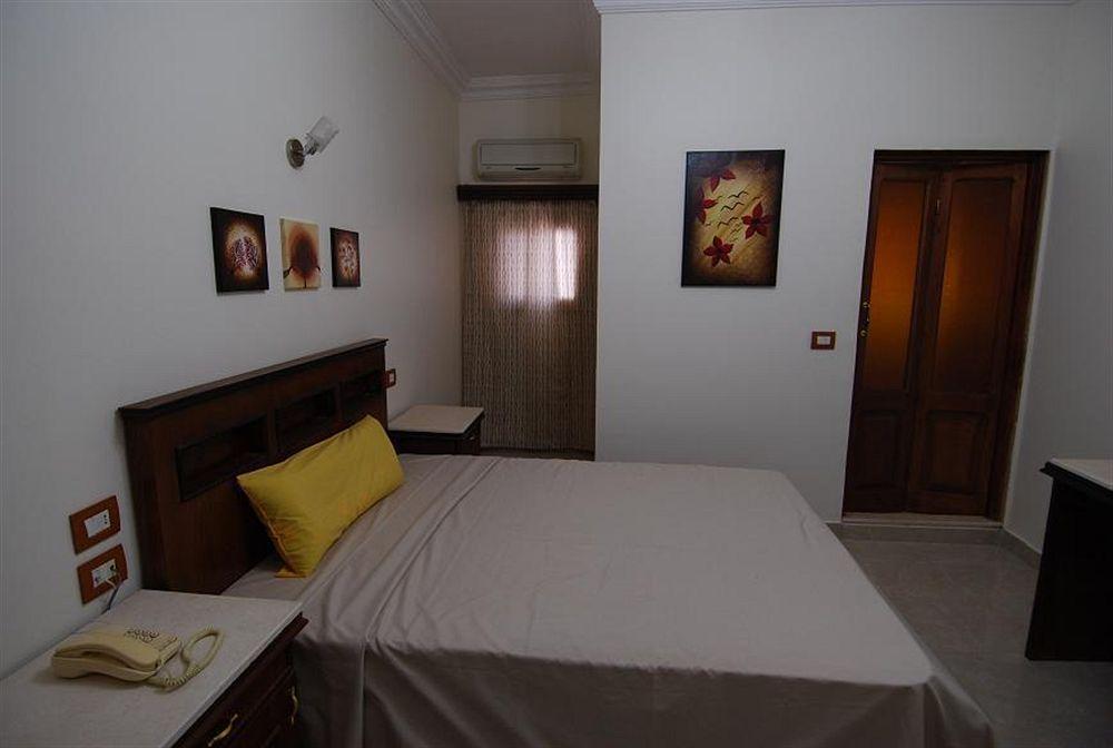 Pyramids Inn Hotel Kafrat al Jabal Экстерьер фото